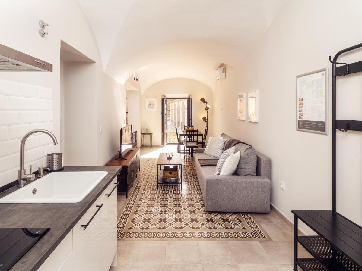 Apartamentos Plaza Mayor 35 กาเซเรส ภายนอก รูปภาพ