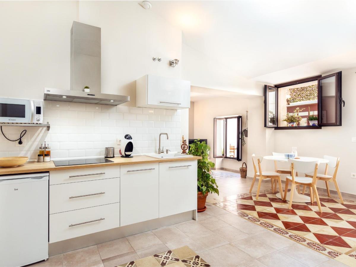 Apartamentos Plaza Mayor 35 กาเซเรส ภายนอก รูปภาพ