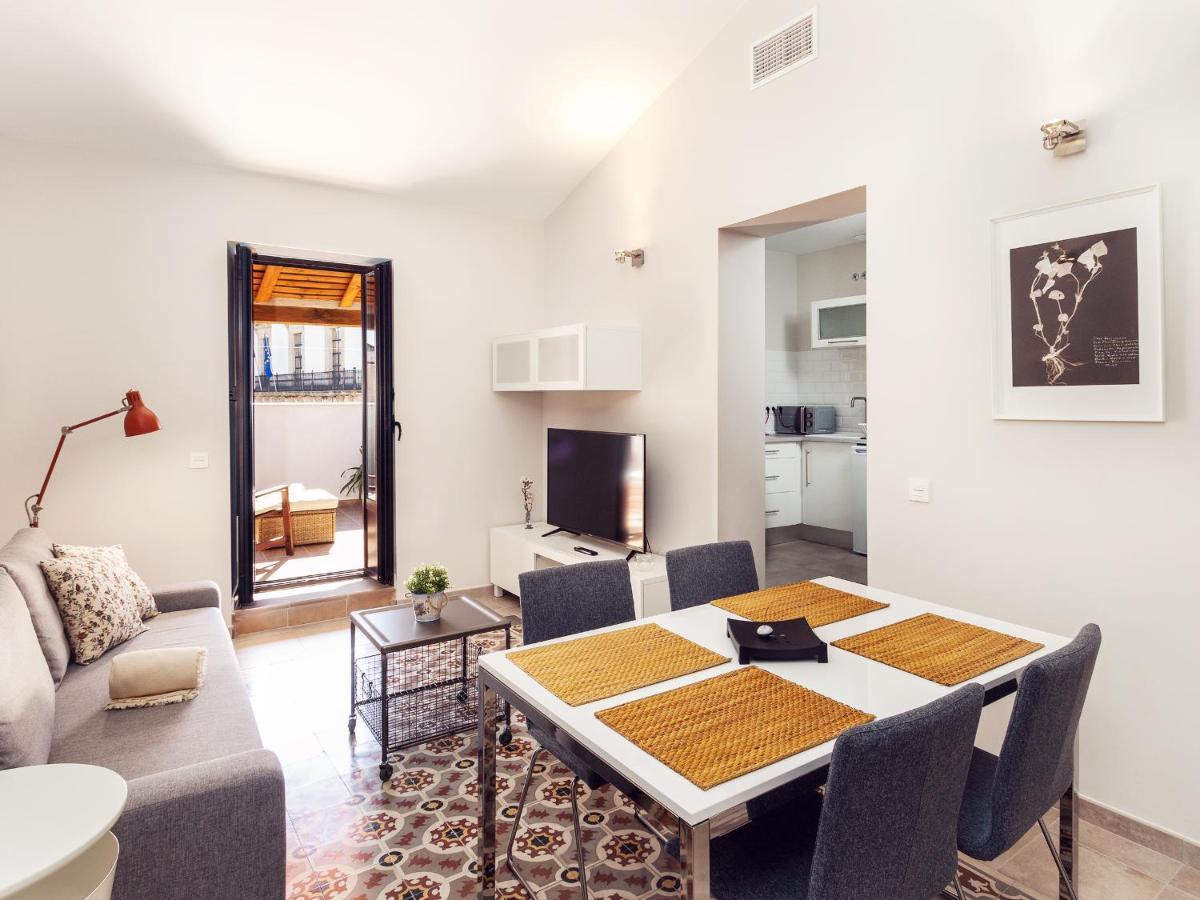 Apartamentos Plaza Mayor 35 กาเซเรส ภายนอก รูปภาพ