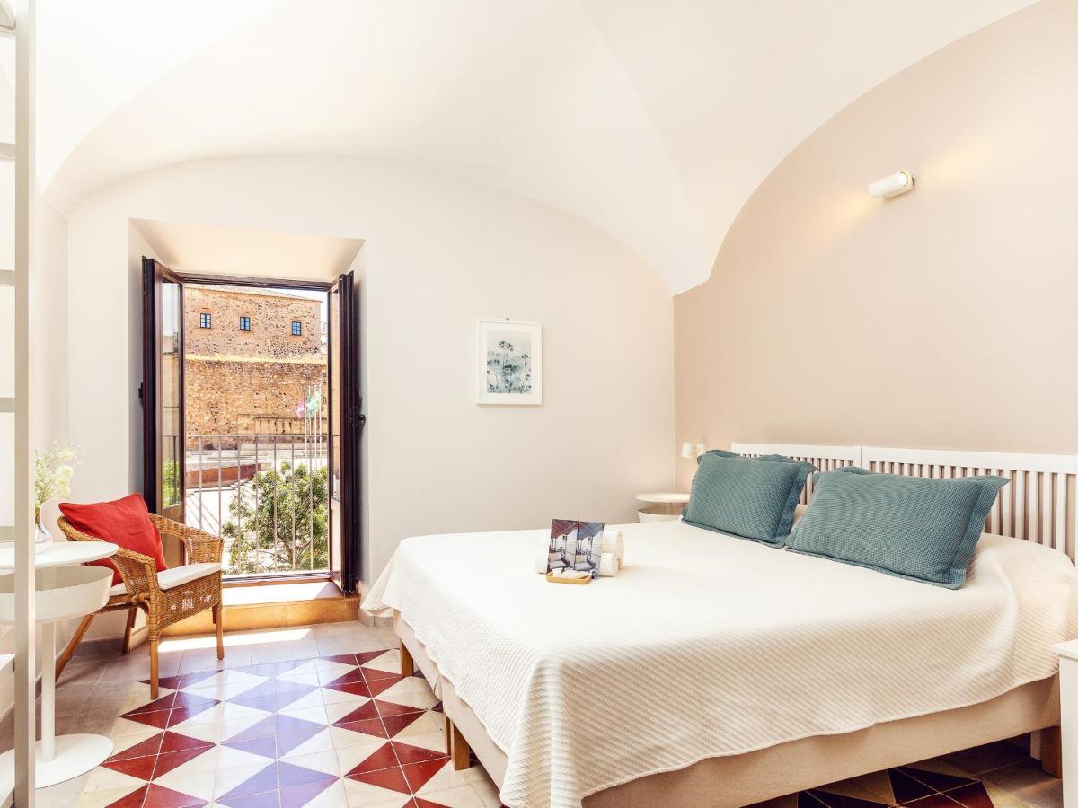 Apartamentos Plaza Mayor 35 กาเซเรส ภายนอก รูปภาพ
