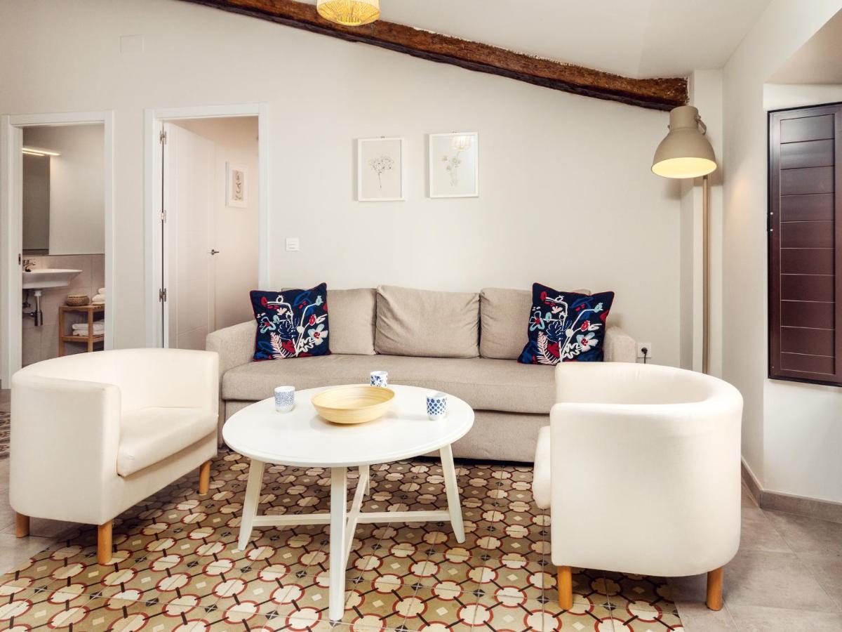 Apartamentos Plaza Mayor 35 กาเซเรส ภายนอก รูปภาพ