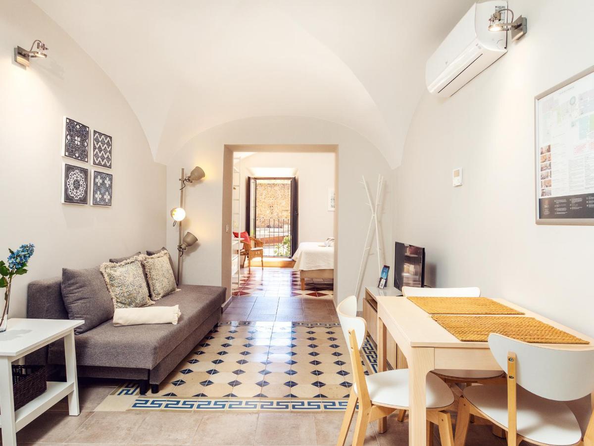 Apartamentos Plaza Mayor 35 กาเซเรส ภายนอก รูปภาพ